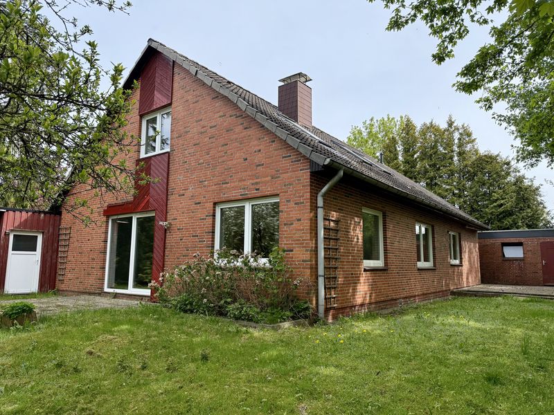 Ein- oder Zweifamilienhaus mit neuer Heiztechnik, neuen Fenstern & Heizkörpern
